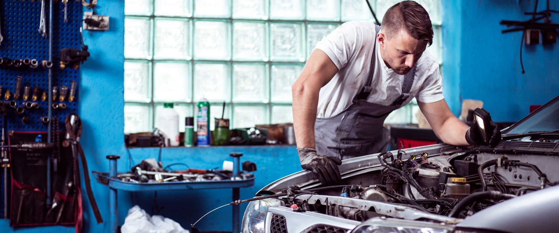 Who Pays for Car Repairs and Maintenance: A Comprehensive Guide